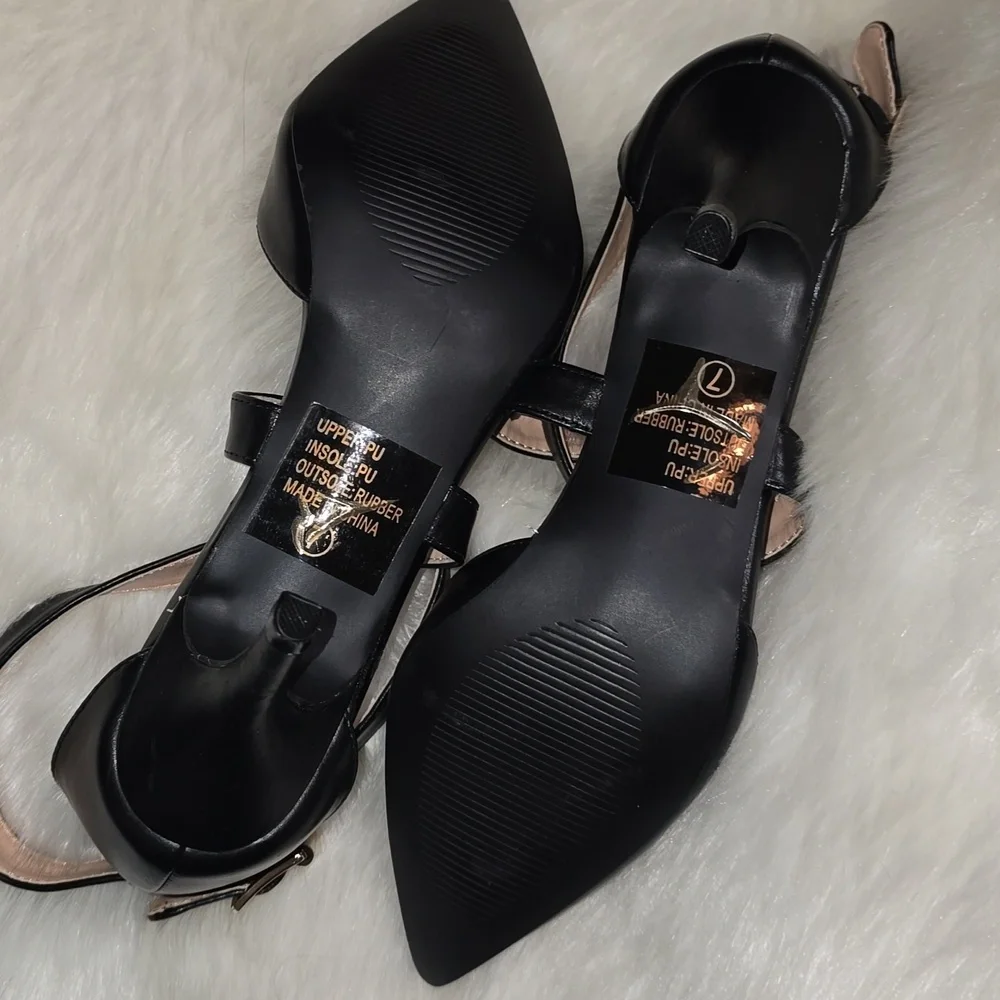 Chic Black Strappy Heels
